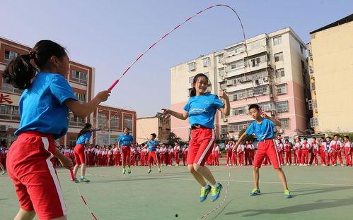 娱乐吃瓜酱花样跳绳,娱乐吃瓜酱演绎运动与趣味并存